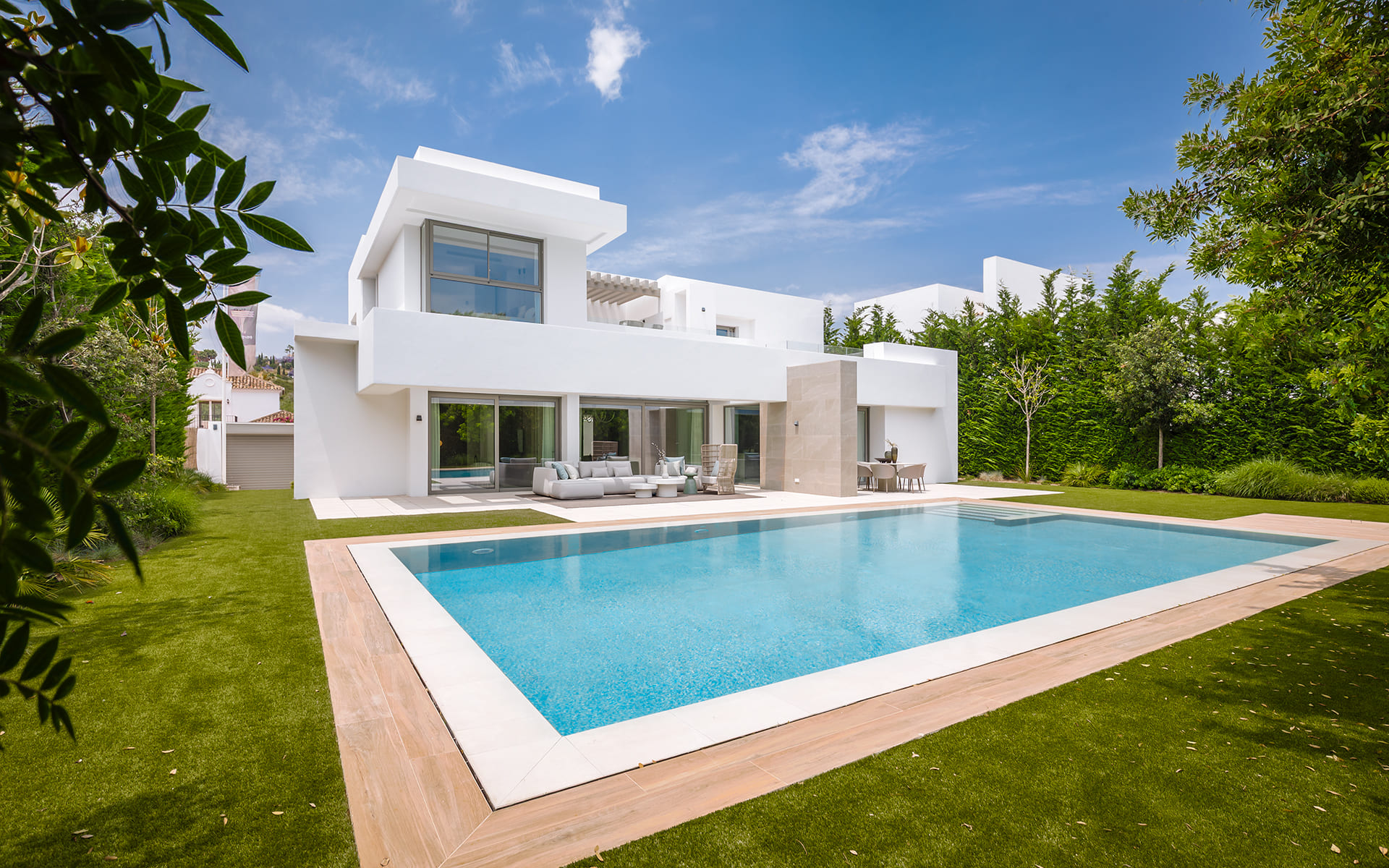 Detached Villa El Paraíso Costa del Sol Spain