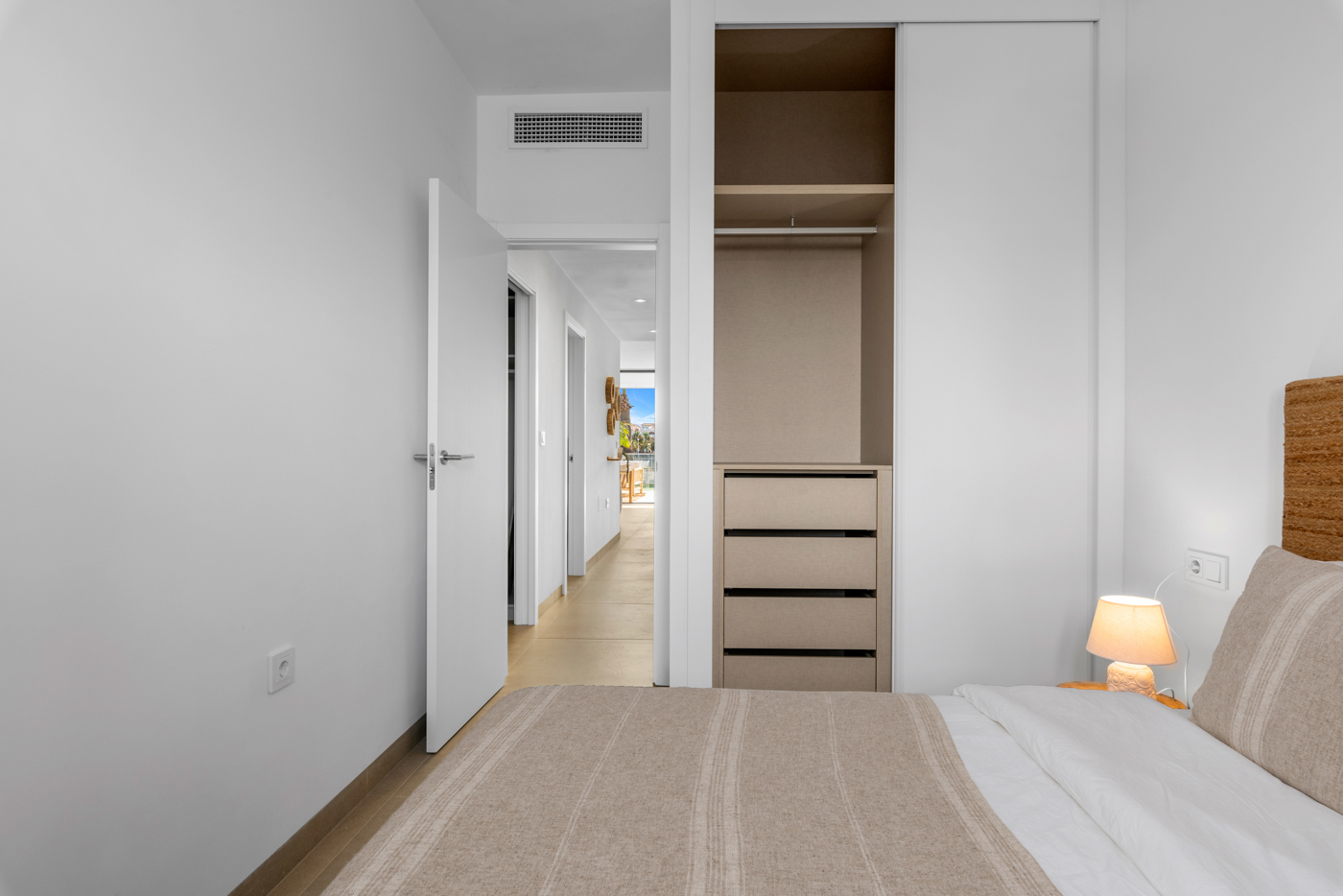 2 Bedroom, 2 Bathroom n-a in {