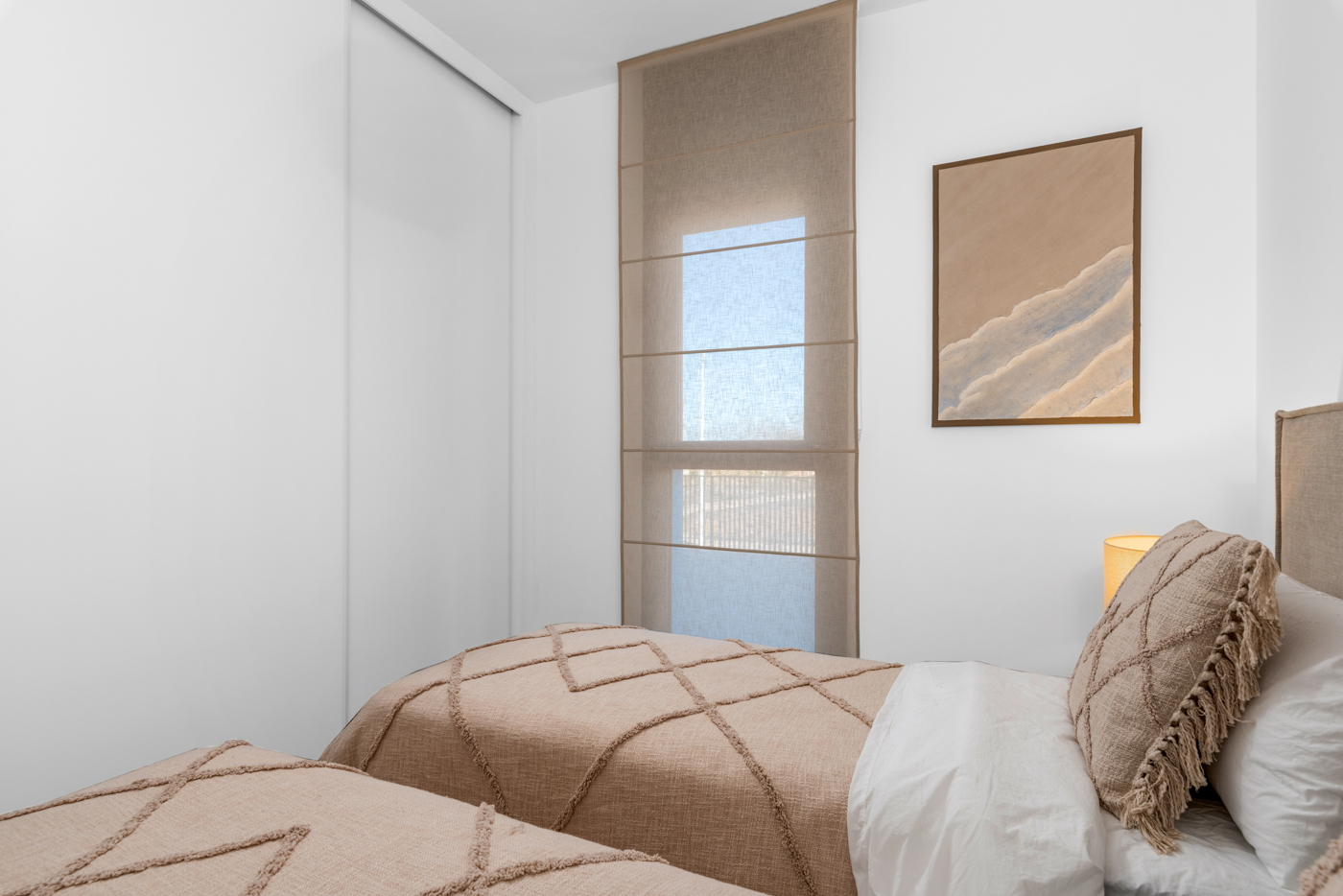 2 Bedroom, 2 Bathroom n-a in {