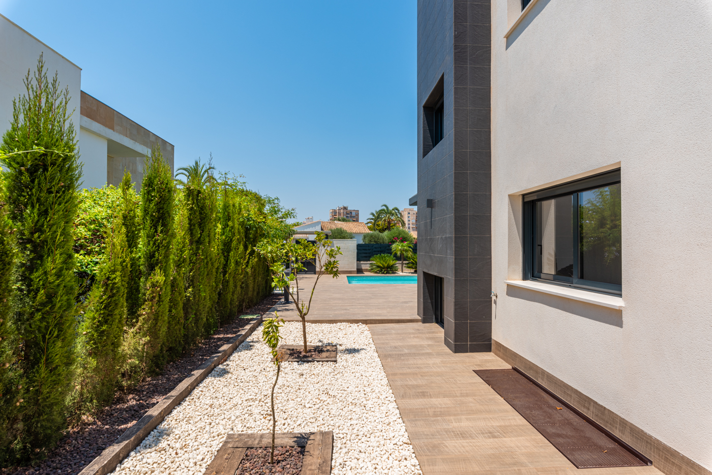 4 Bedroom, 3 Bathroom Villa in {