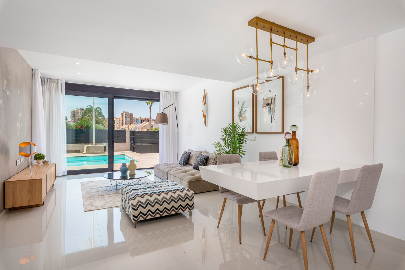 4 Bedroom, 3 Bathroom Villa in {