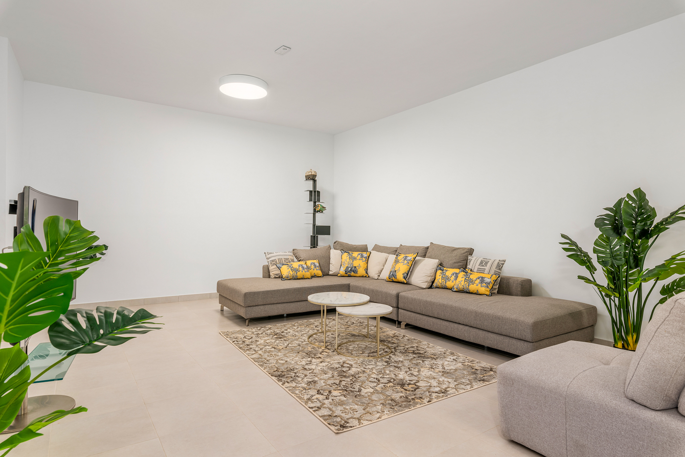 4 Bedroom, 3 Bathroom Villa in {