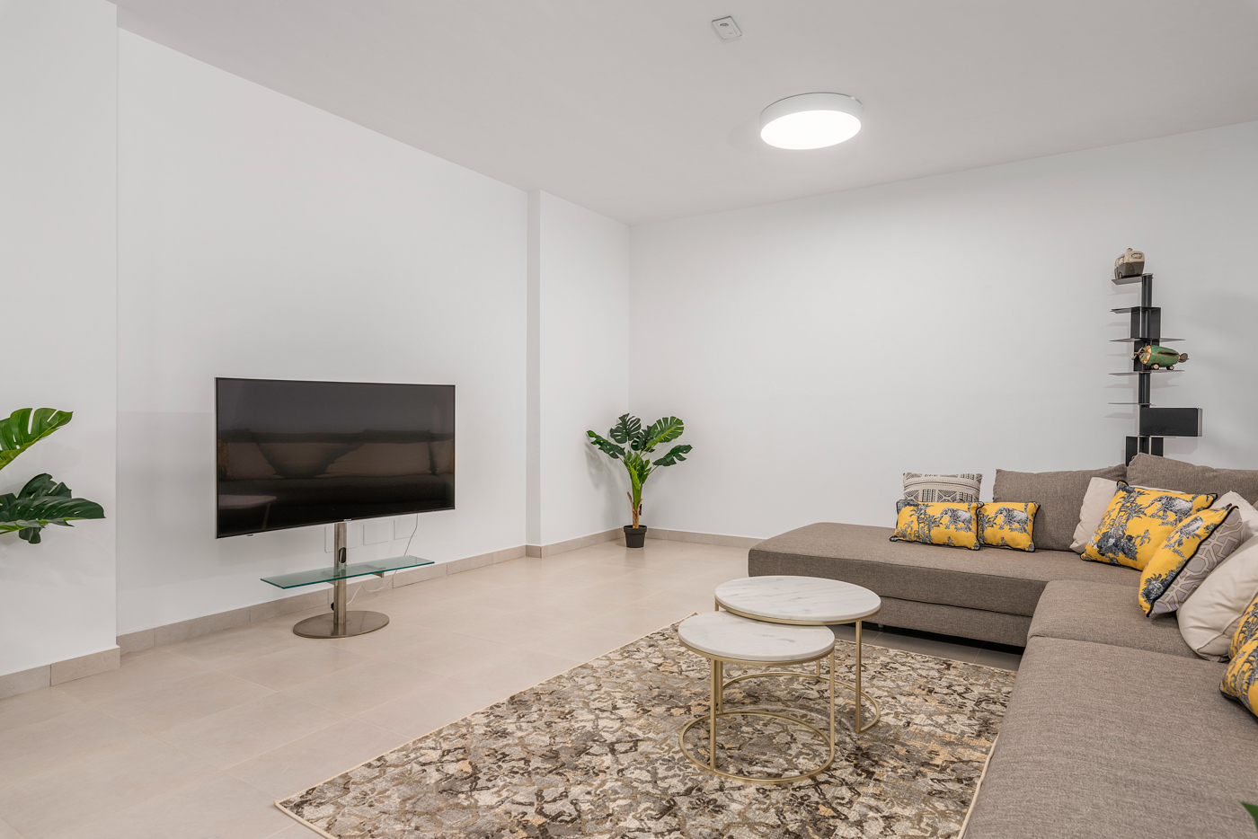4 Bedroom, 3 Bathroom Villa in {