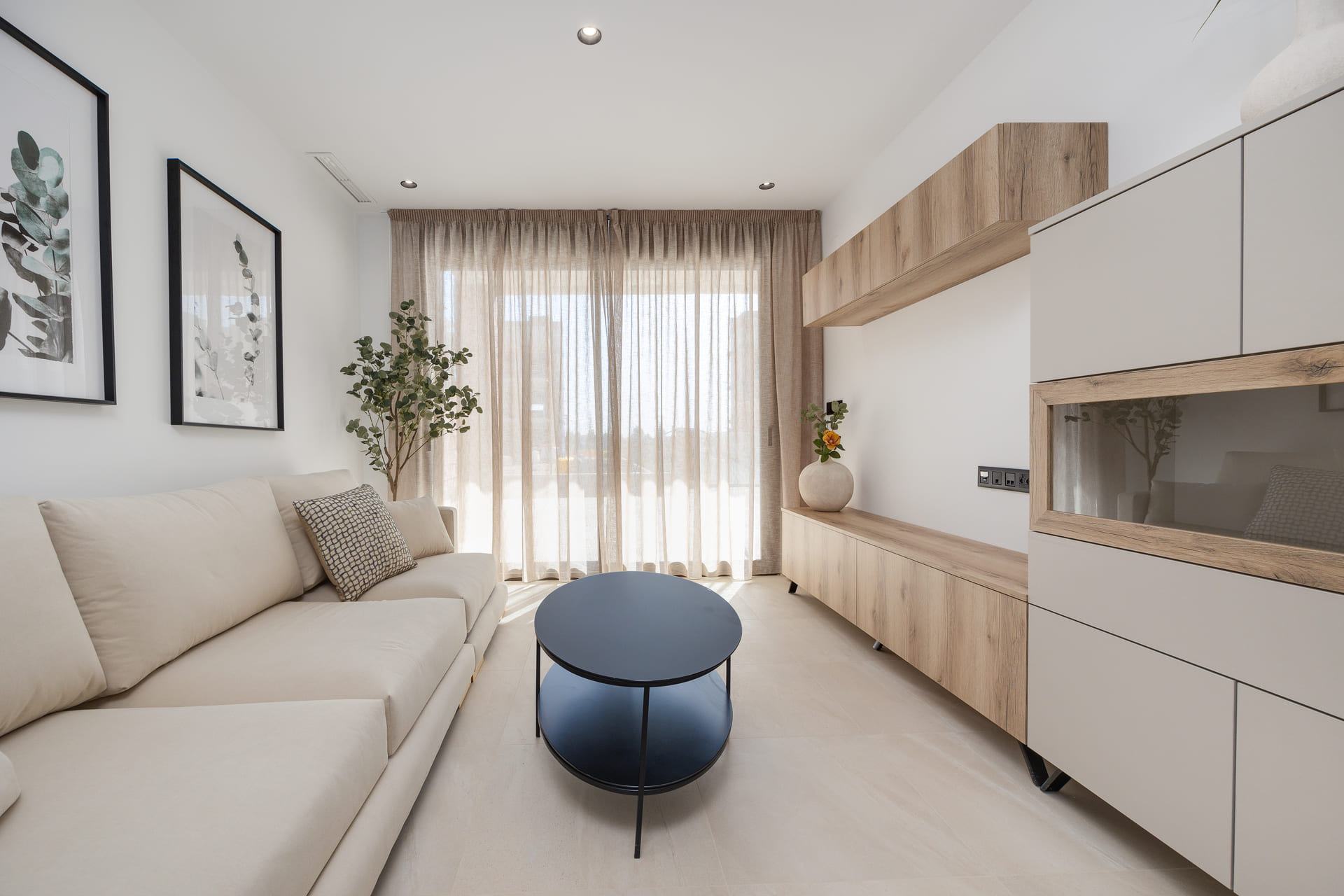3 Bedroom, 2 Bathroom Apartment in {