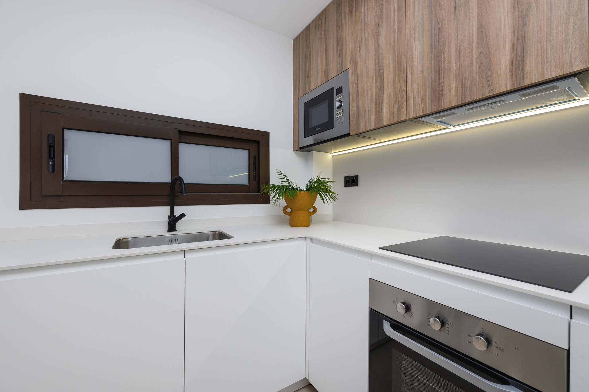 3 Bedroom, 2 Bathroom Apartment in {