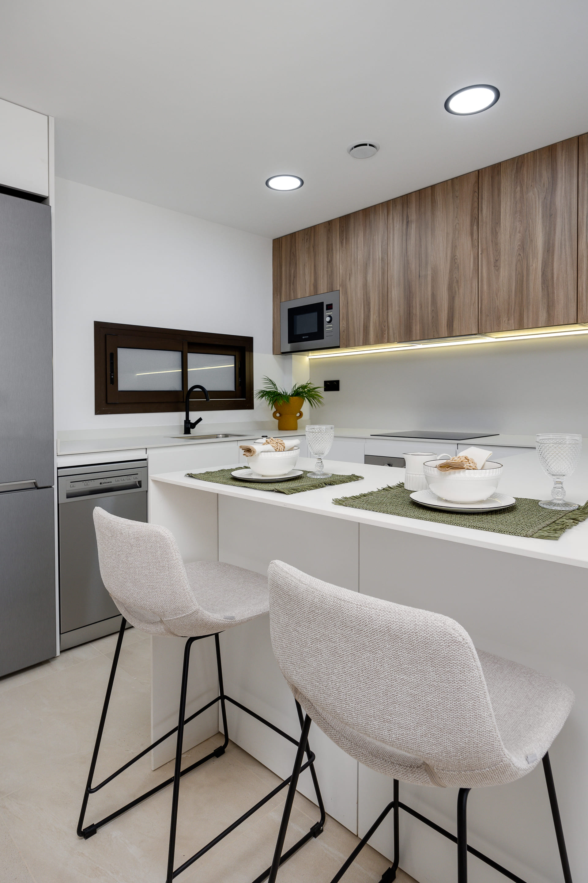 3 Bedroom, 2 Bathroom Apartment in {