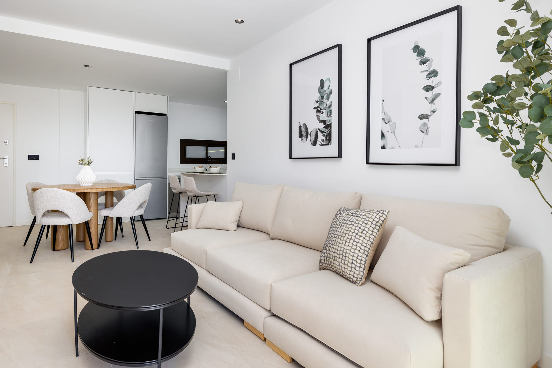 3 Bedroom, 2 Bathroom Apartment in {