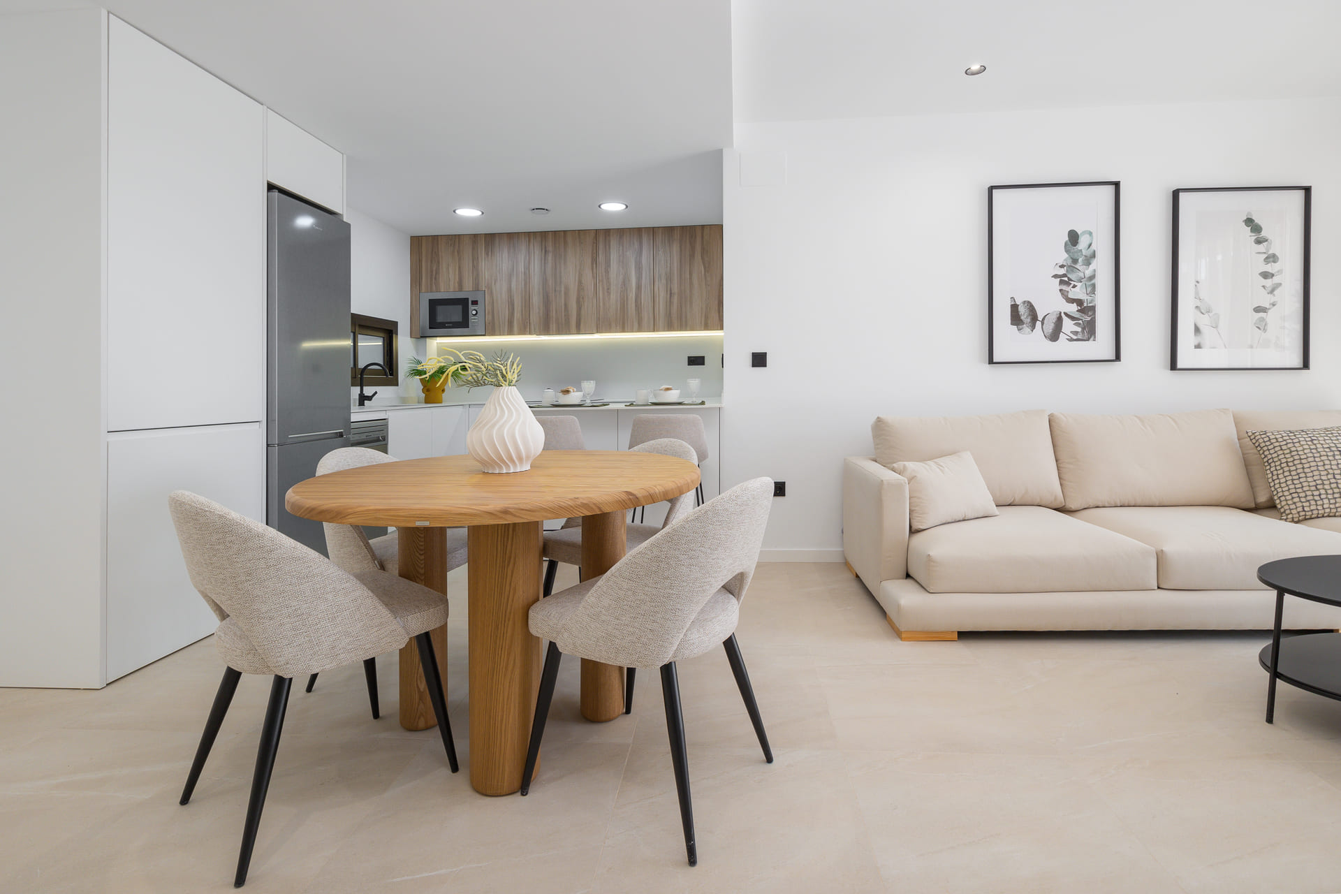 3 Bedroom, 2 Bathroom Apartment in {