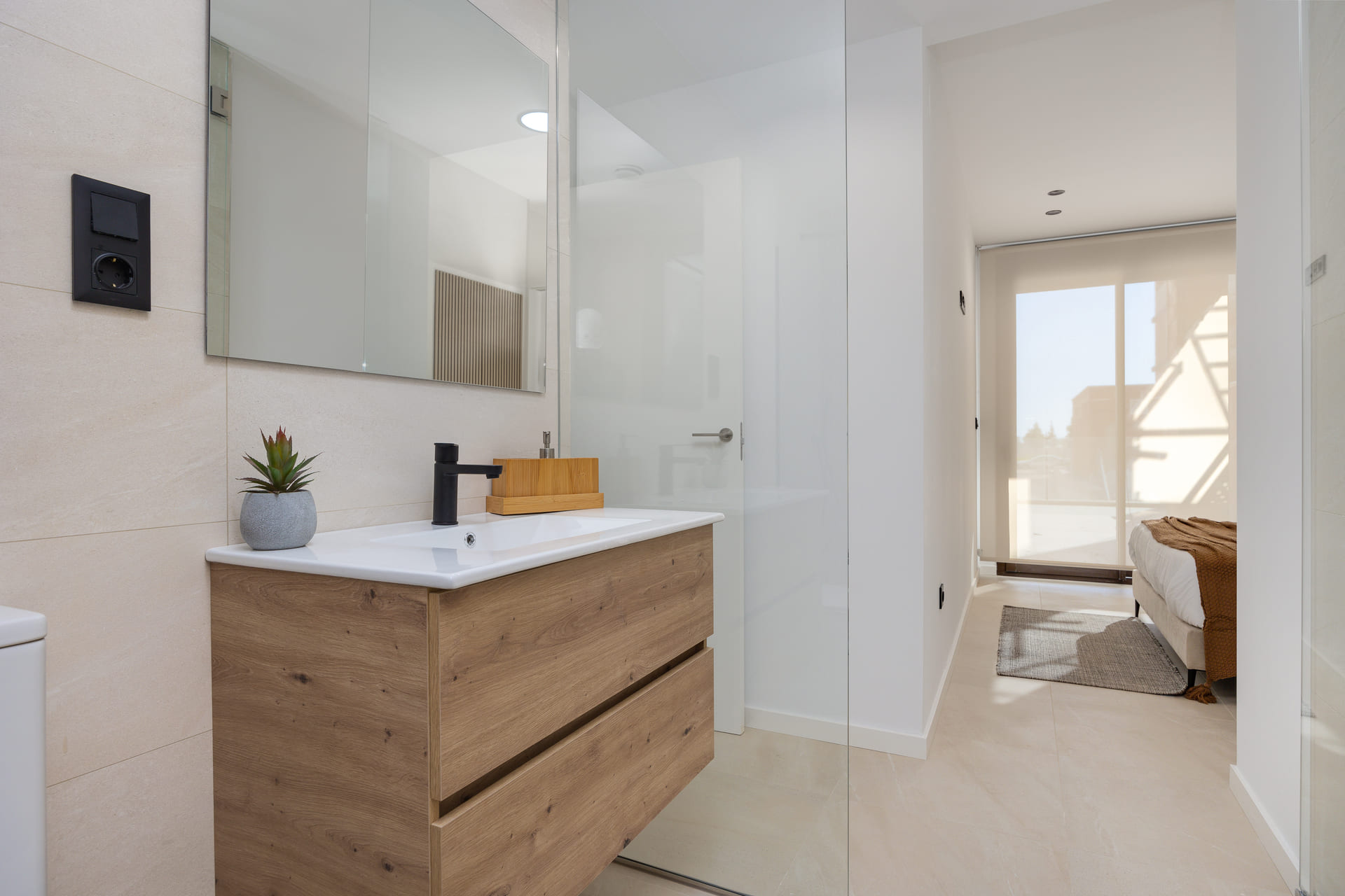 3 Bedroom, 2 Bathroom Apartment in {