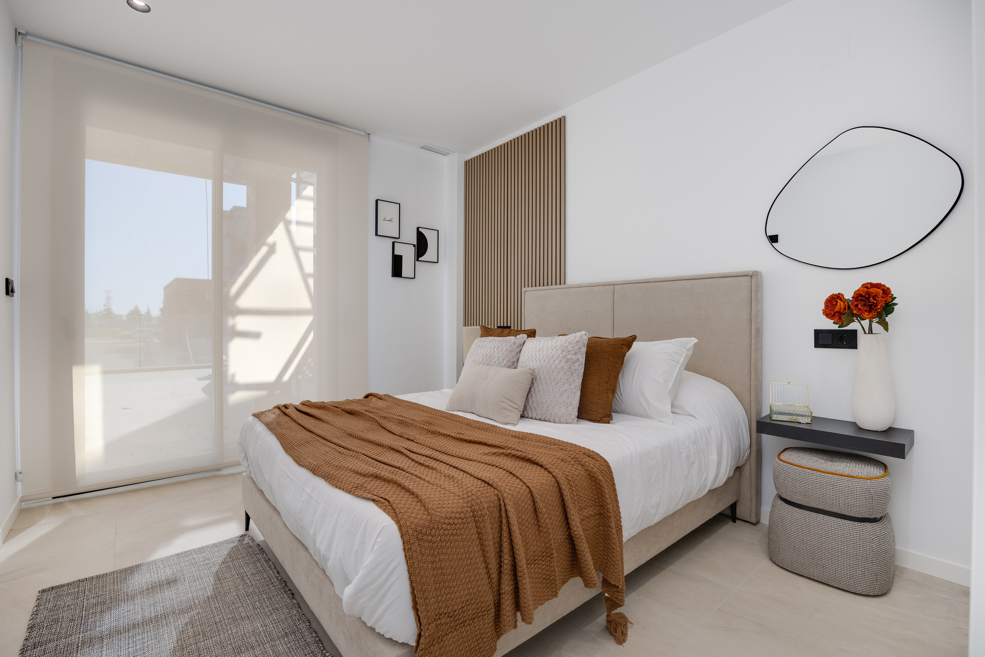 3 Bedroom, 2 Bathroom Apartment in {