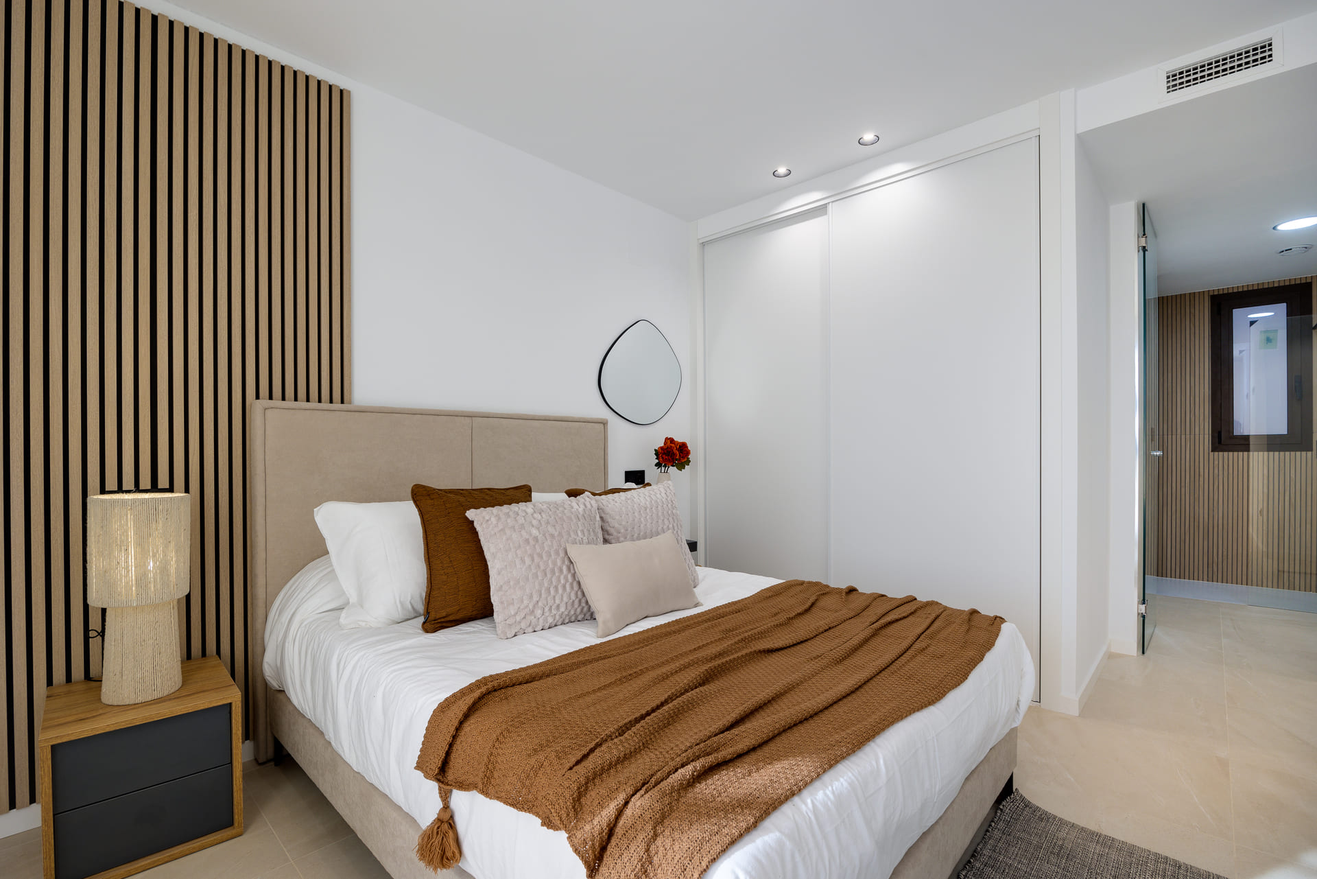 3 Bedroom, 2 Bathroom Apartment in {