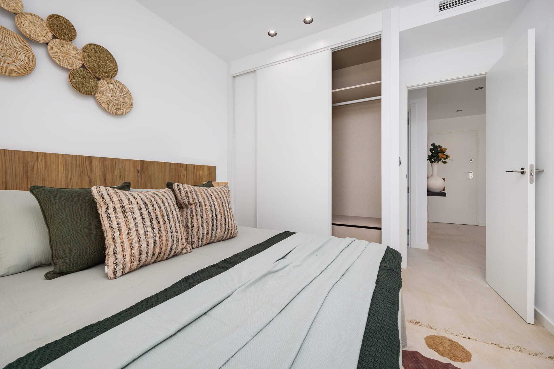3 Bedroom, 2 Bathroom Apartment in {