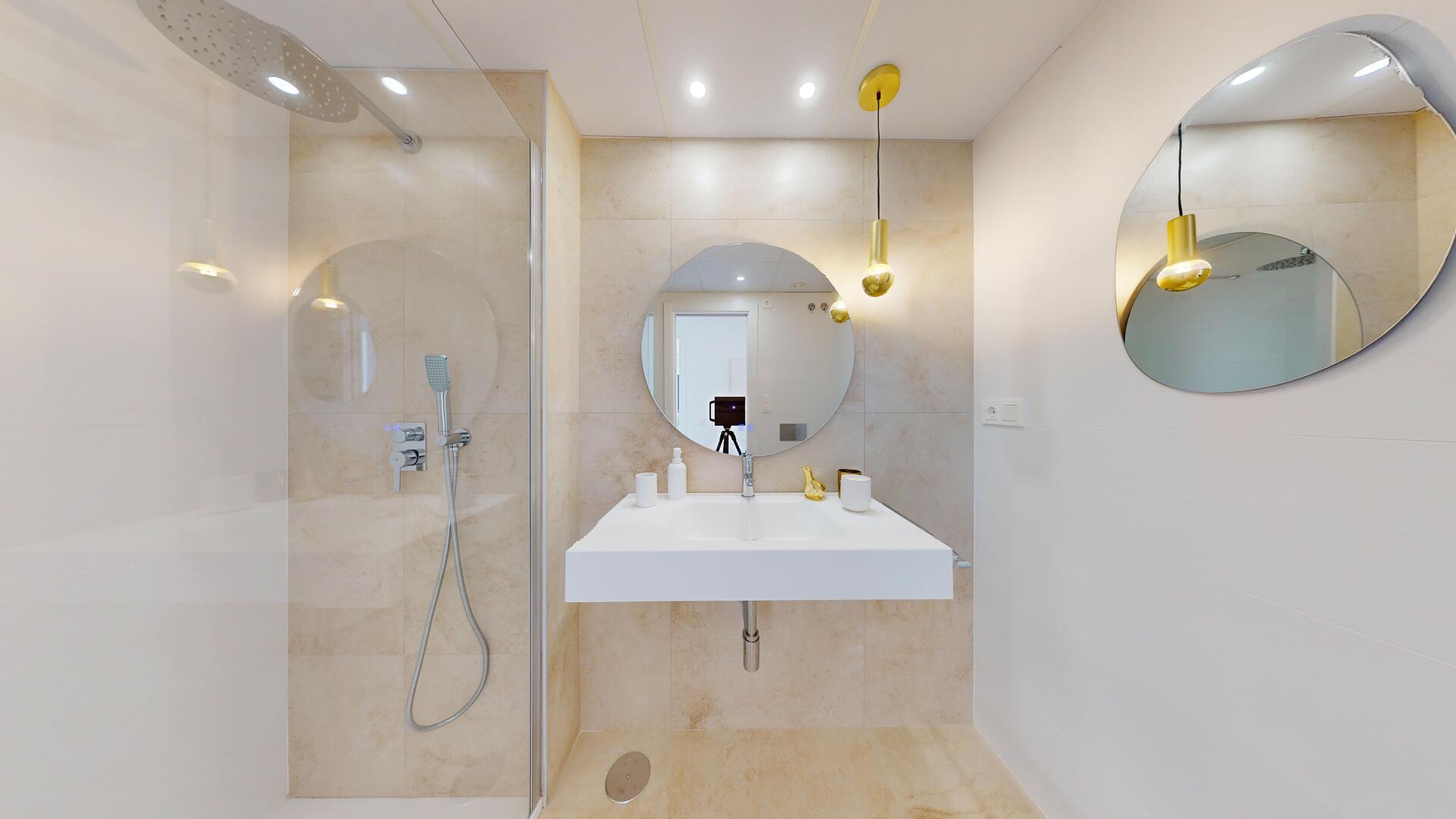 2 Bedroom, 2 Bathroom Apartment in {