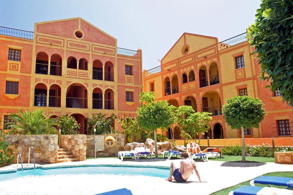 2 Bedroom, 2 Bathroom Apartment in {