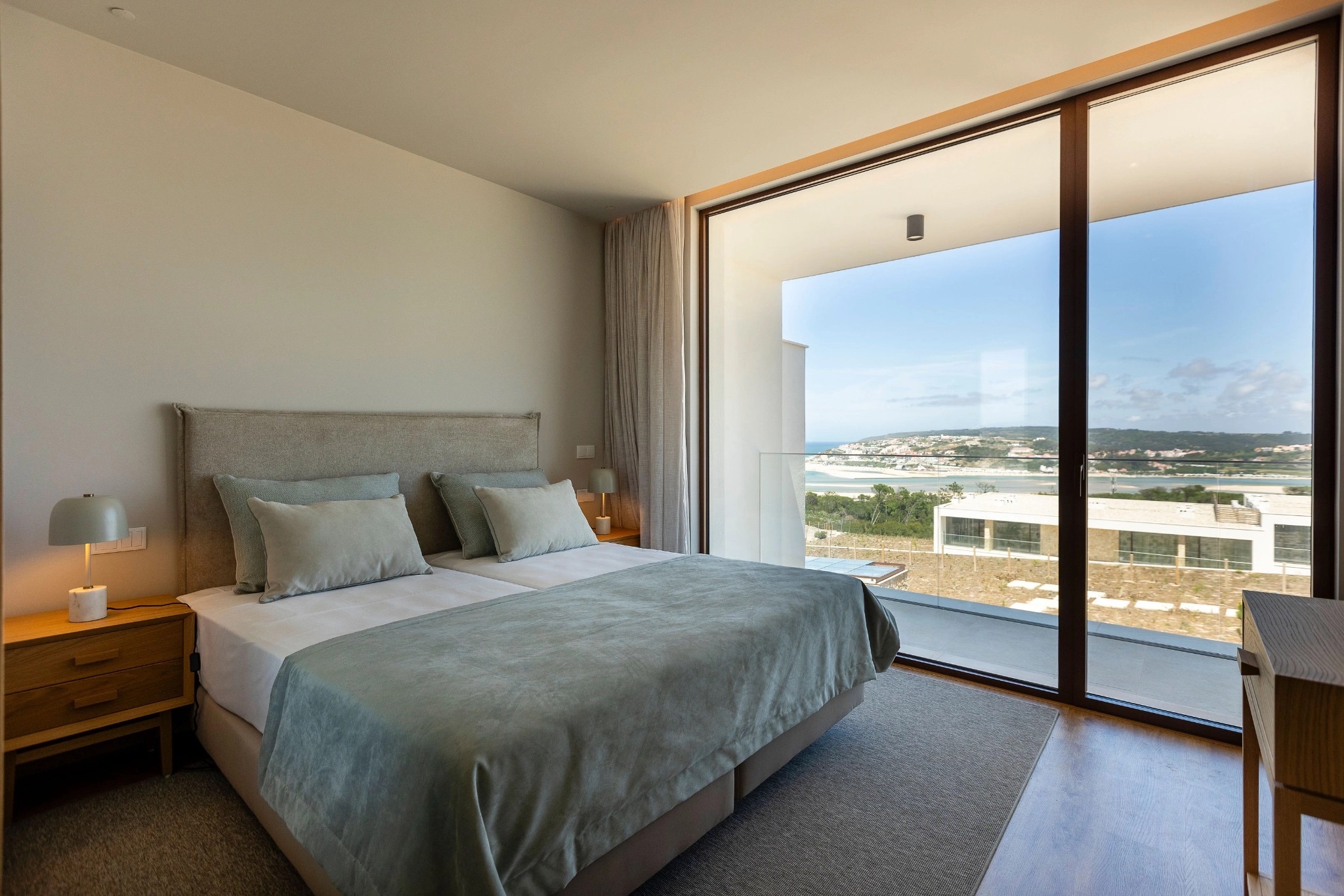 Townhouses in Nadadouro with Sea Views