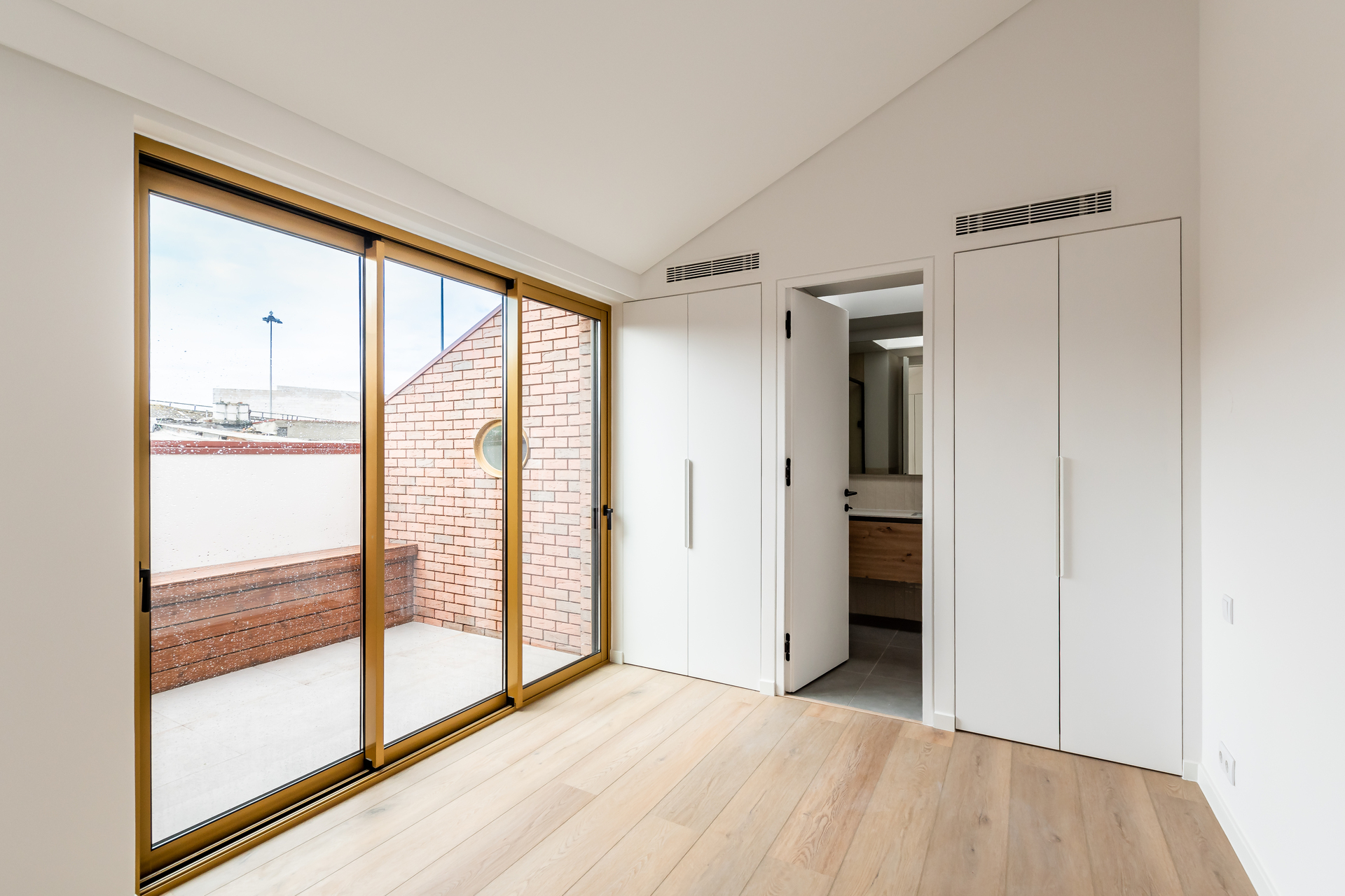 Exclusive Apartment in Lisbon with Terrace and Sea Views