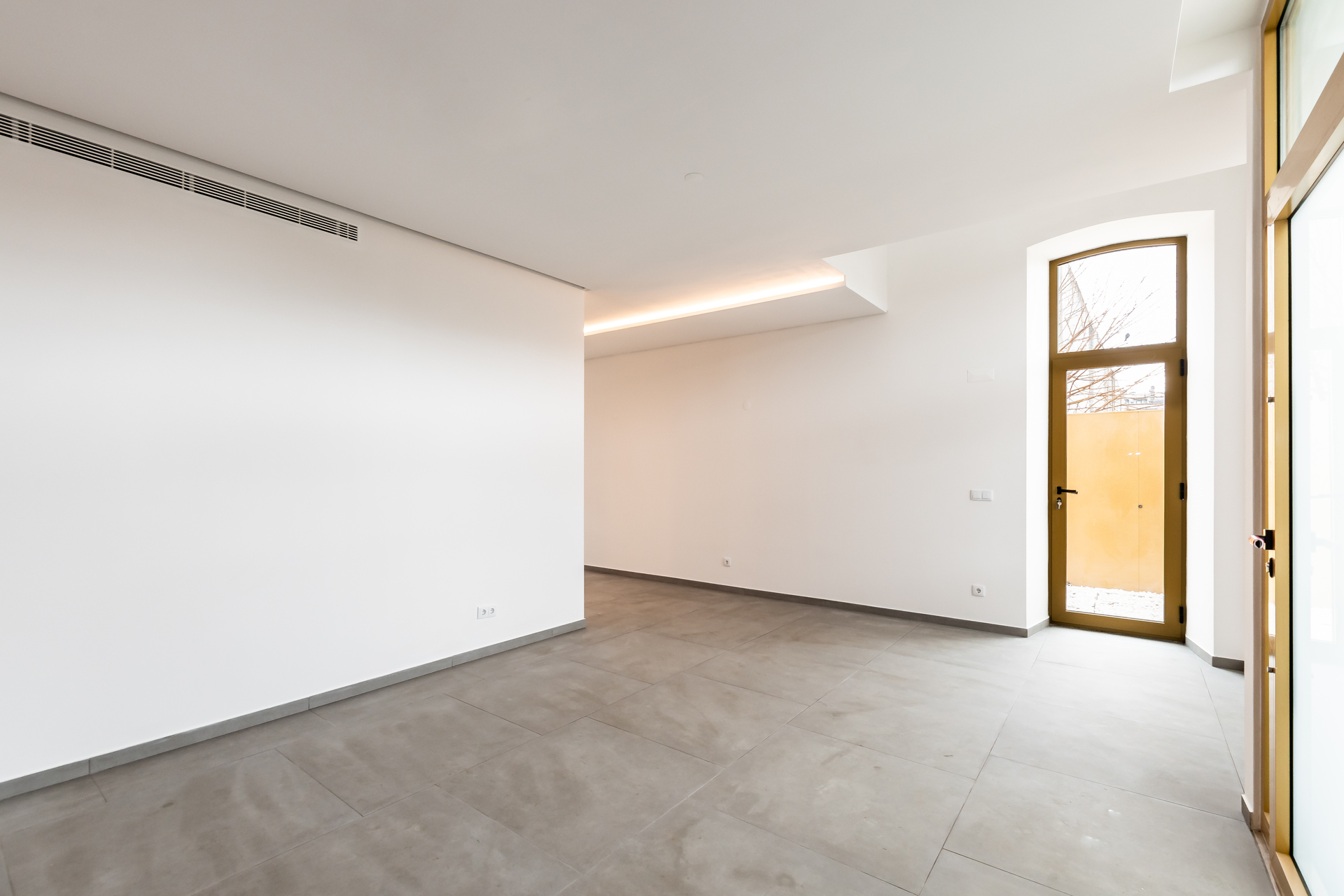 Exclusive Apartment in Lisbon with Terrace and Sea Views