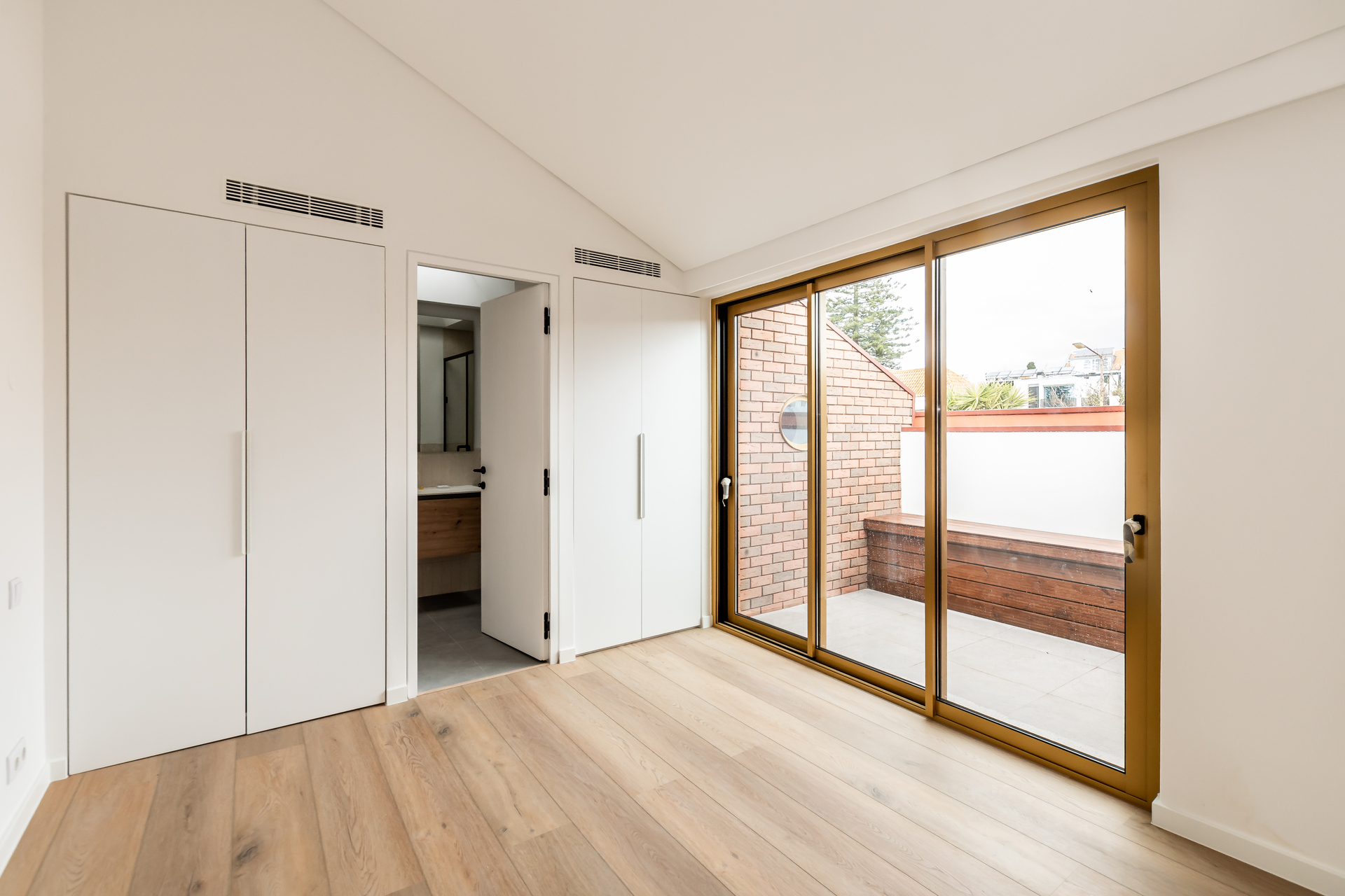 Exclusive Apartment in Lisbon with Terrace and Sea Views